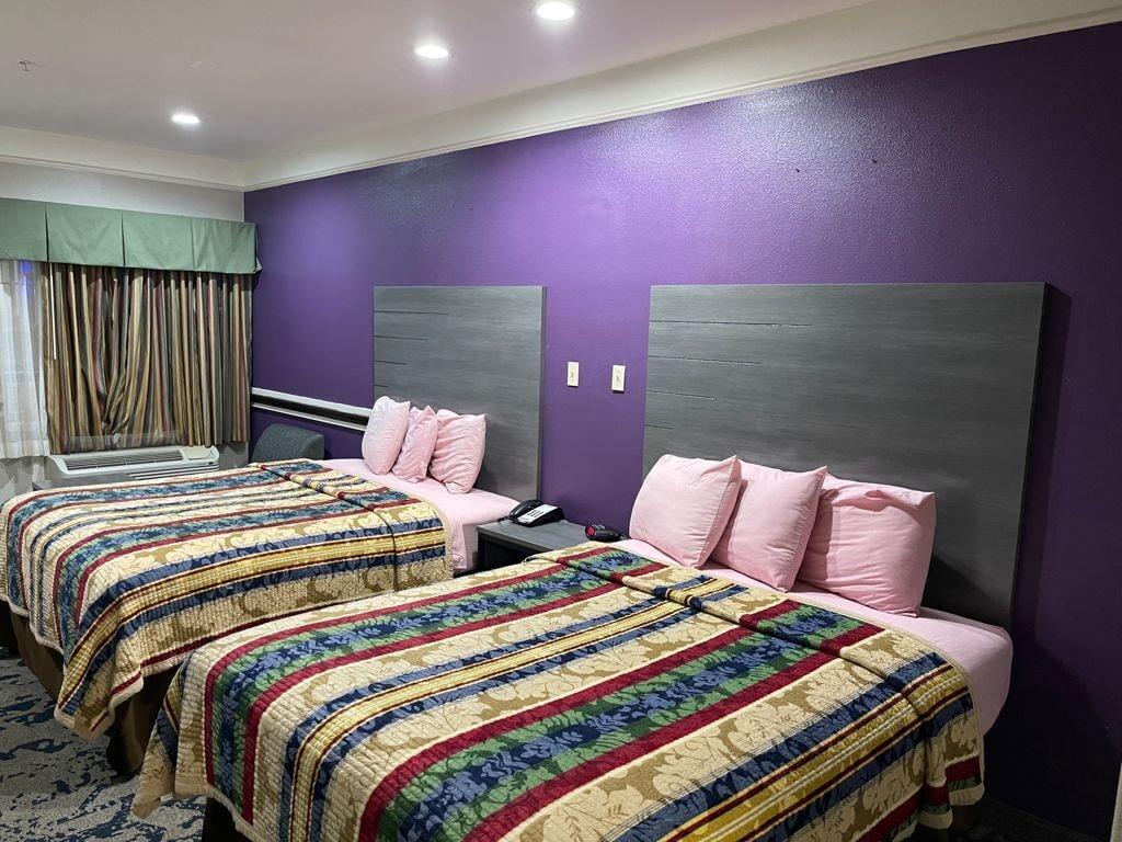Scottish Inn And Suites Alvin Εξωτερικό φωτογραφία