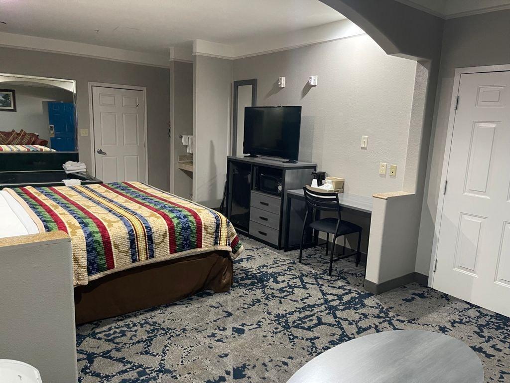 Scottish Inn And Suites Alvin Εξωτερικό φωτογραφία