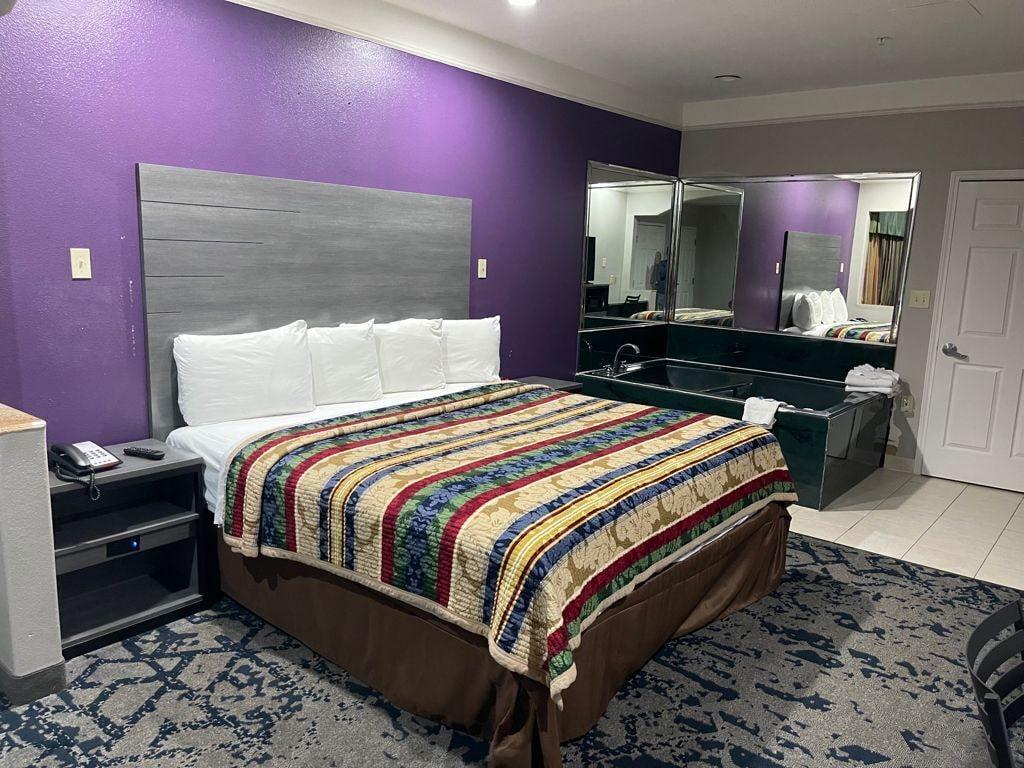 Scottish Inn And Suites Alvin Εξωτερικό φωτογραφία