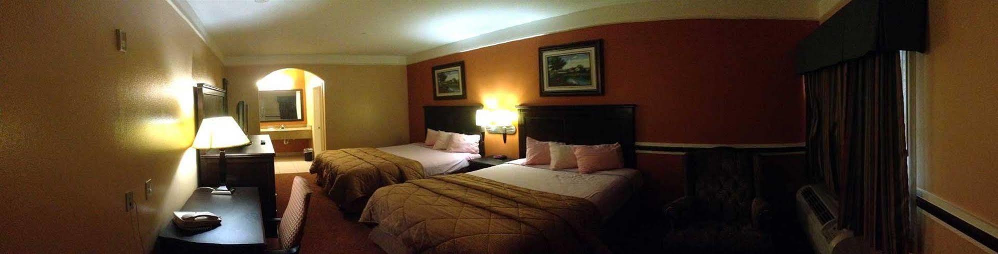 Scottish Inn And Suites Alvin Εξωτερικό φωτογραφία